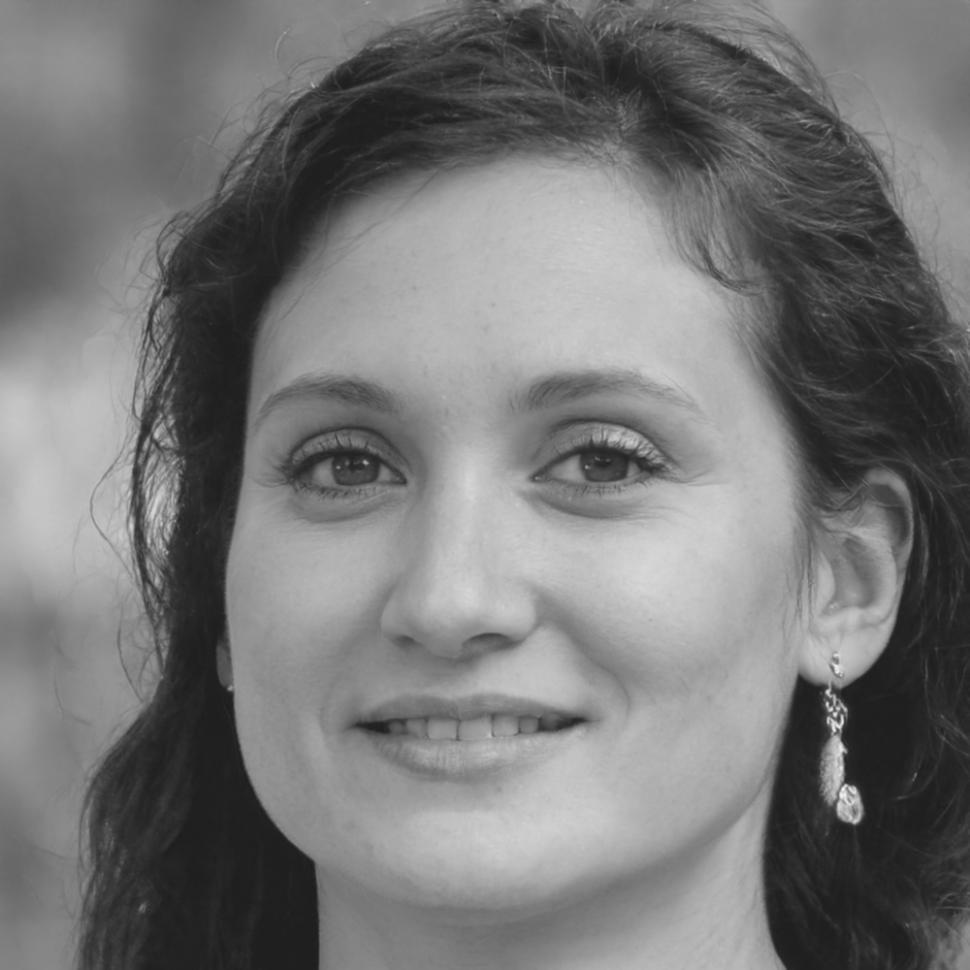 Portraitfoto von Brigitte Vasilescu, Spezialistin für Altersvorsorge